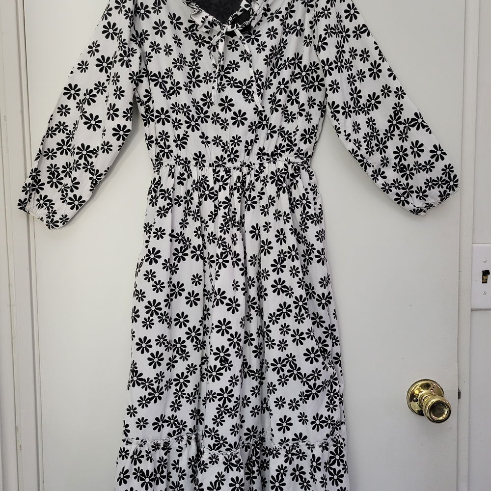 Black & White Floral Long Sleeve Tiered Midi Dress